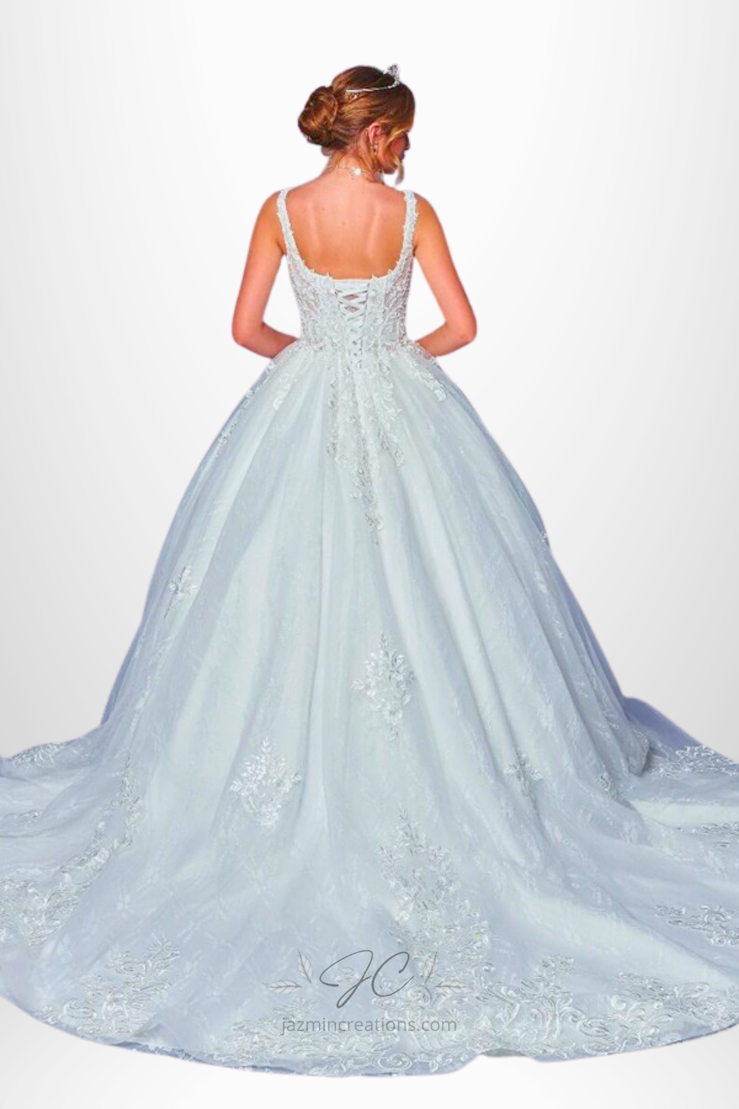 Sleeveless Sweetheart Neckline Chapel Length Wedding Gown