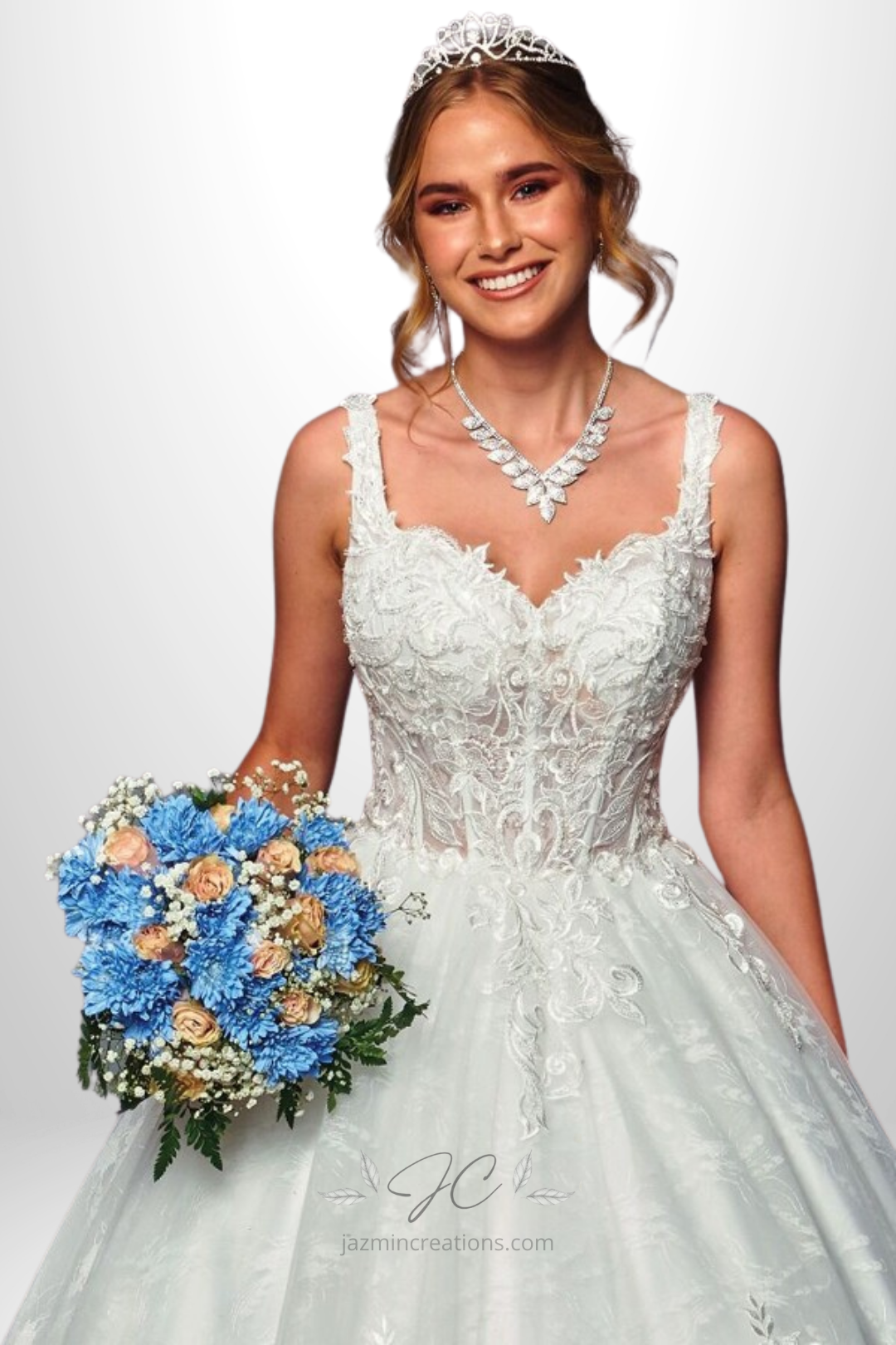 Sleeveless Sweetheart Neckline Chapel Length Wedding Gown