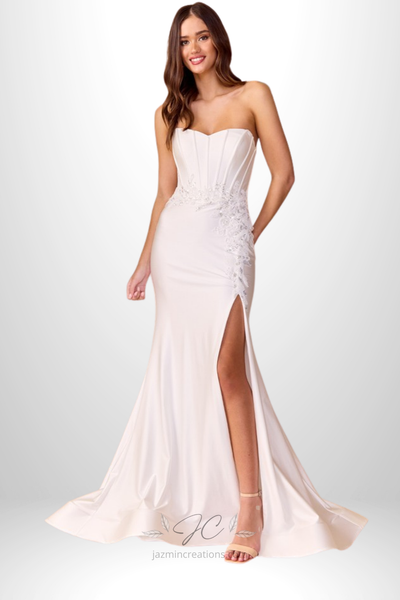 Sleeveless Strapless Solid Minimal Wedding Gown