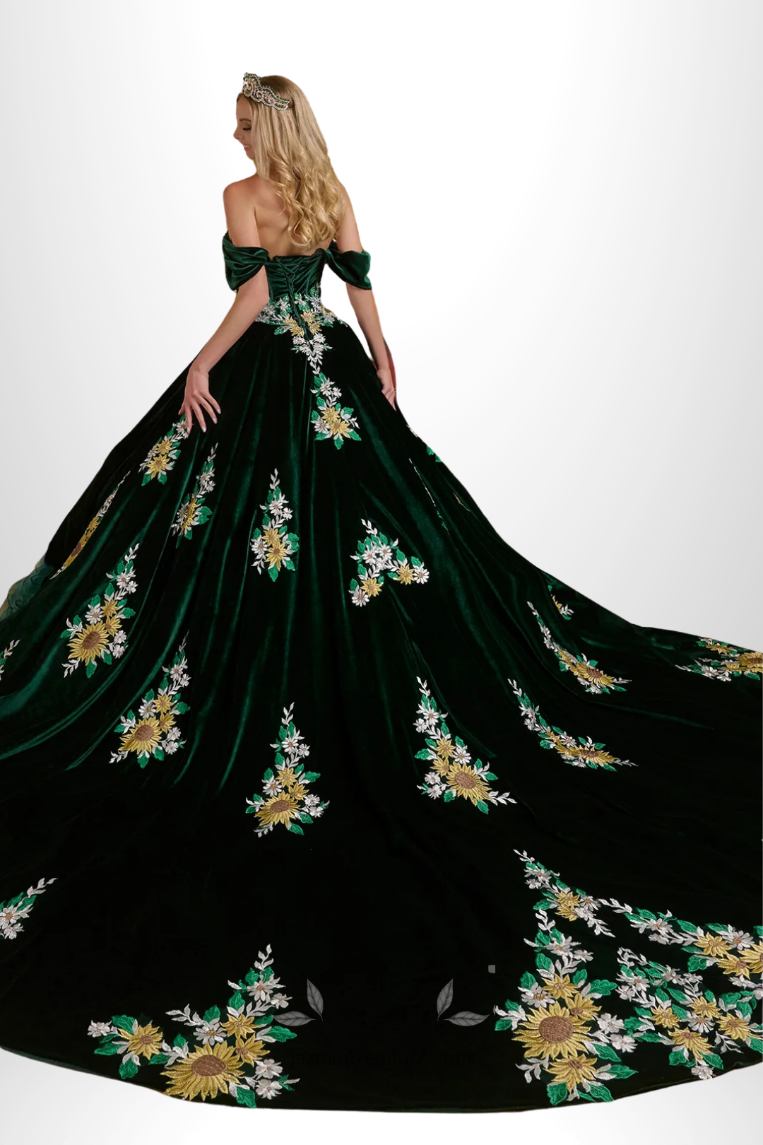 Emerald Velvet Quinceanera Ball Gown with Organza Ruffles