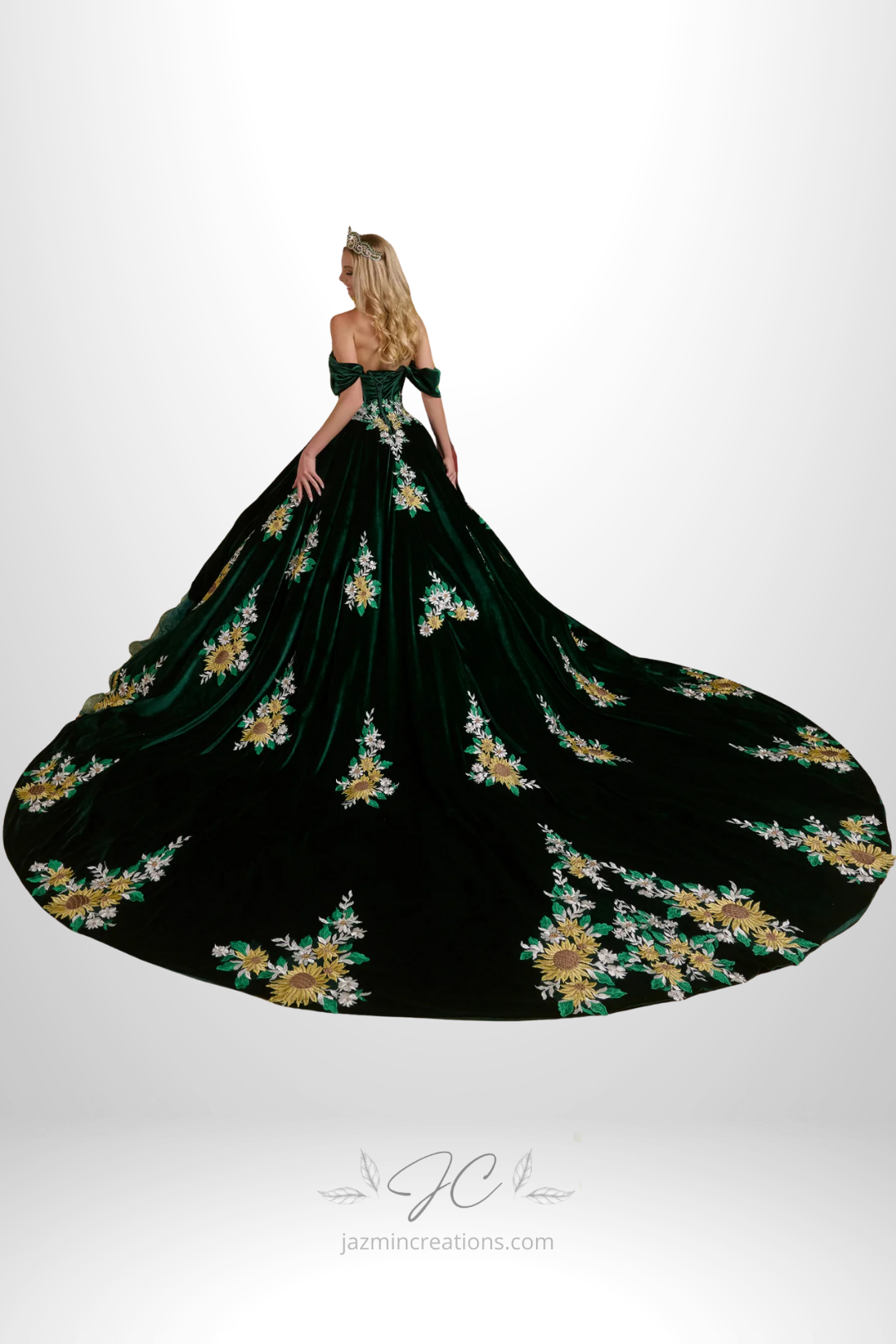 Emerald Velvet Quinceanera Ball Gown with Organza Ruffles